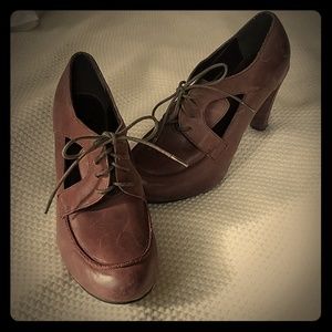 Vintage looking lace up heels